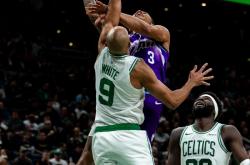 开云体育官网-爵士强势凯尔特人B队，乔治·希尔关键制胜的简单介绍