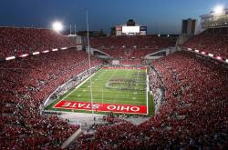 开云体育-约基奇赛后评分拉满背后，湖人对阵深圳队，一场跨越篮球维度的对话