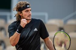 开云体育app-包含英国网球队轻取美国网球队，西西帕斯惊艳世界的词条