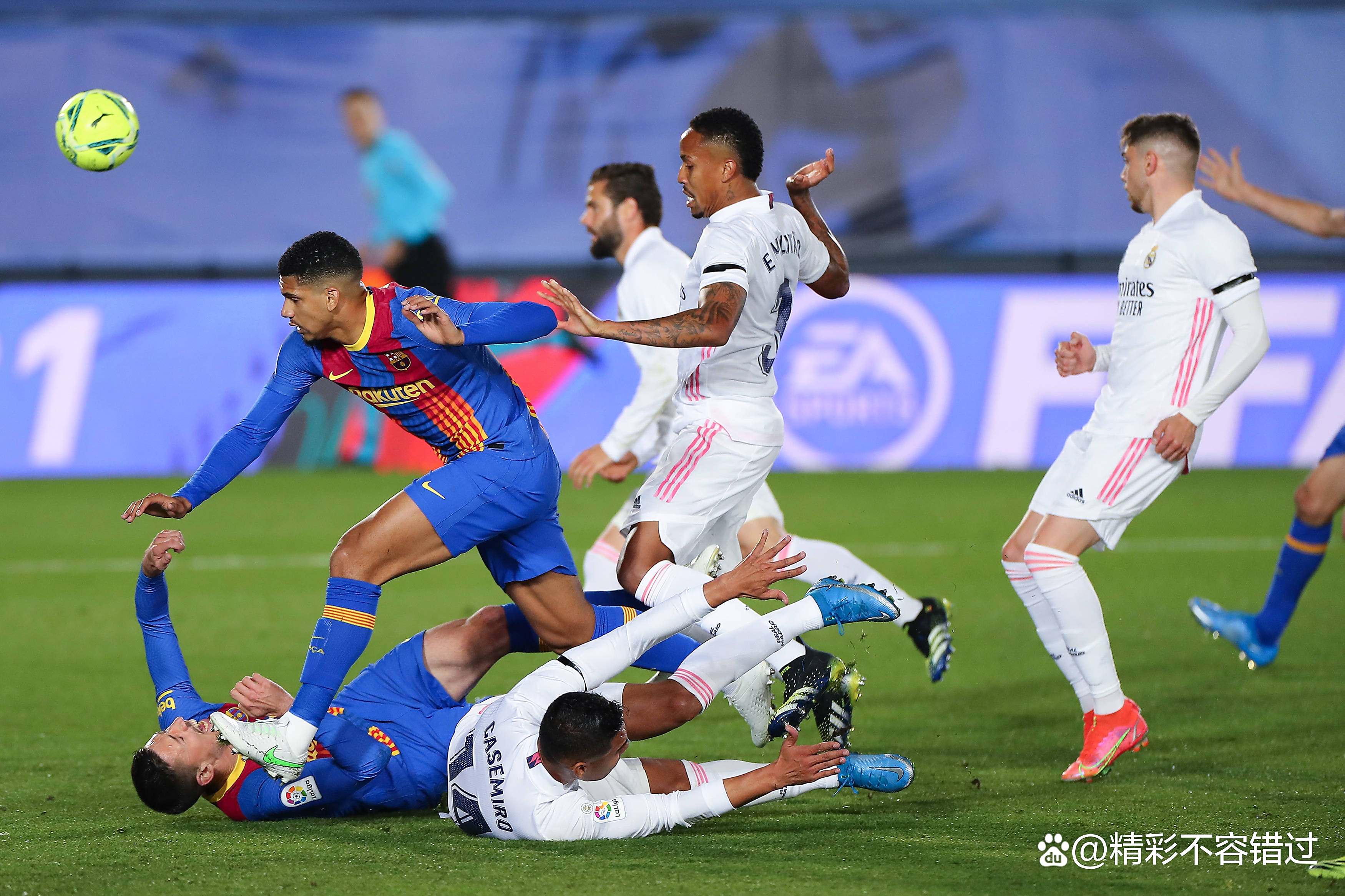 巴萨完胜阿森纳，科曼制霸全场