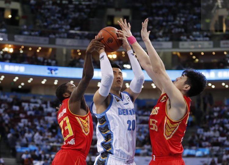 关于深圳队绝杀公牛,杜兰特扛起全队的信息 关于深圳队绝杀公牛,杜兰特扛起全队的信息