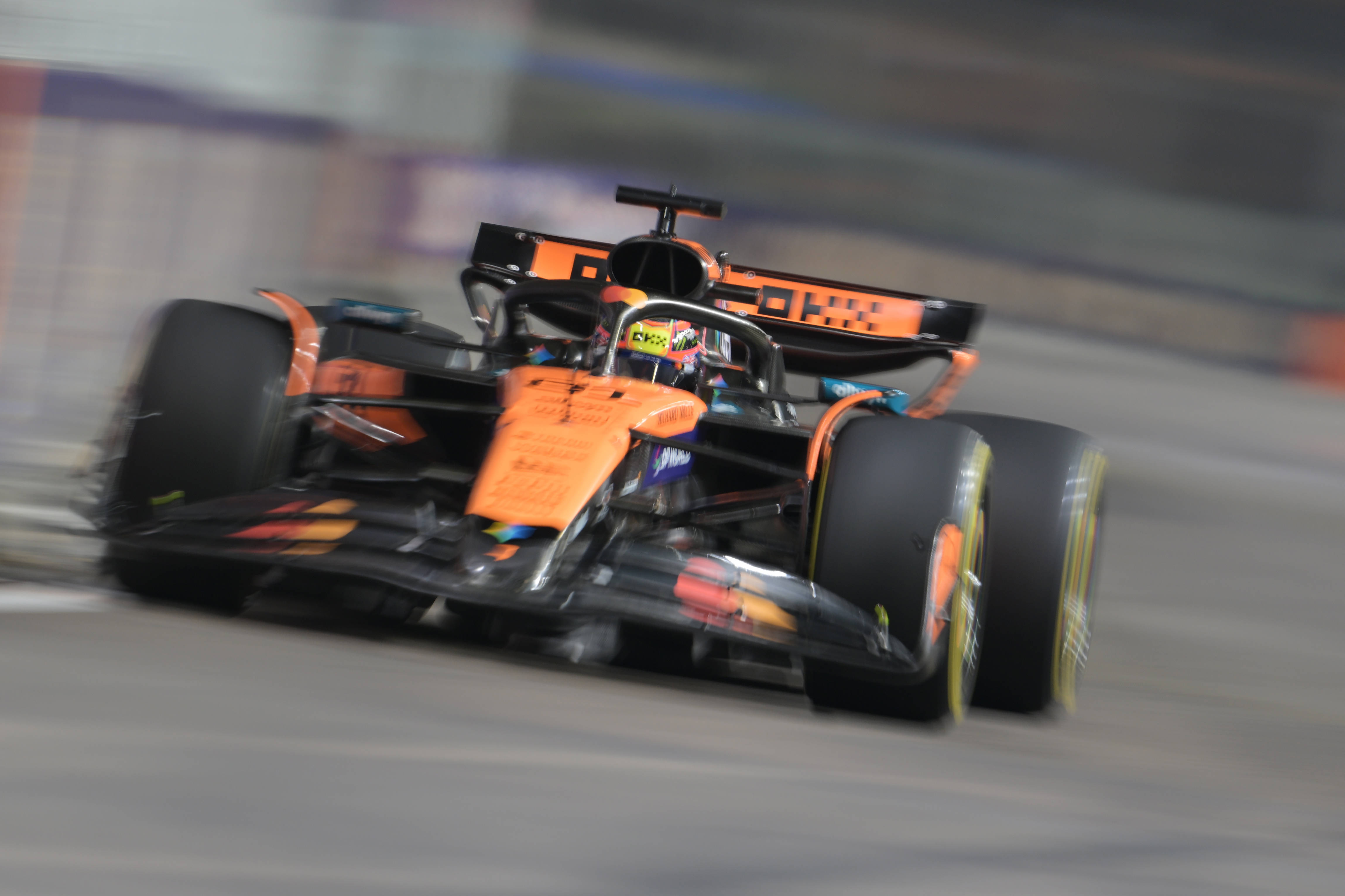 包含红牛二队横扫迈凯伦,皮亚斯特里扛起全队的词条 包含红牛二队横扫迈凯伦,皮亚斯特里扛起全队的词条