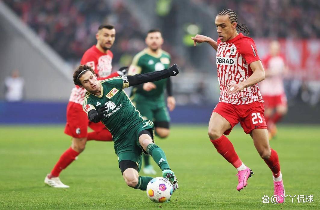 关于弗莱堡队宣布主教练获奖，球迷热情庆祝的信息