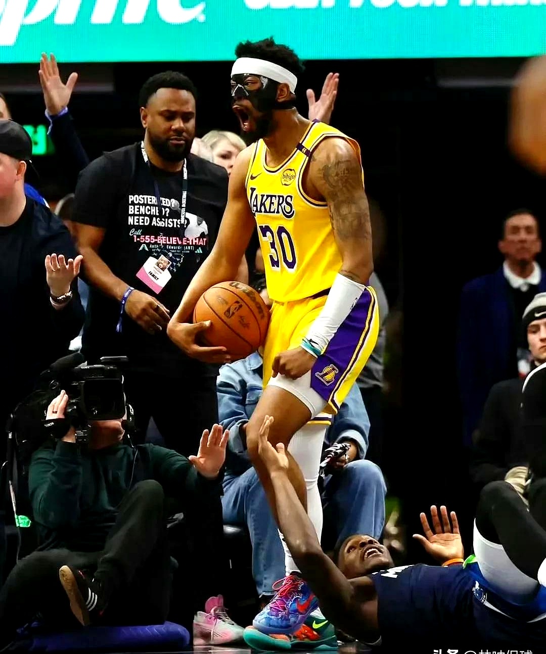 湖人惨败魔术，球员接受专业评估的简单介绍