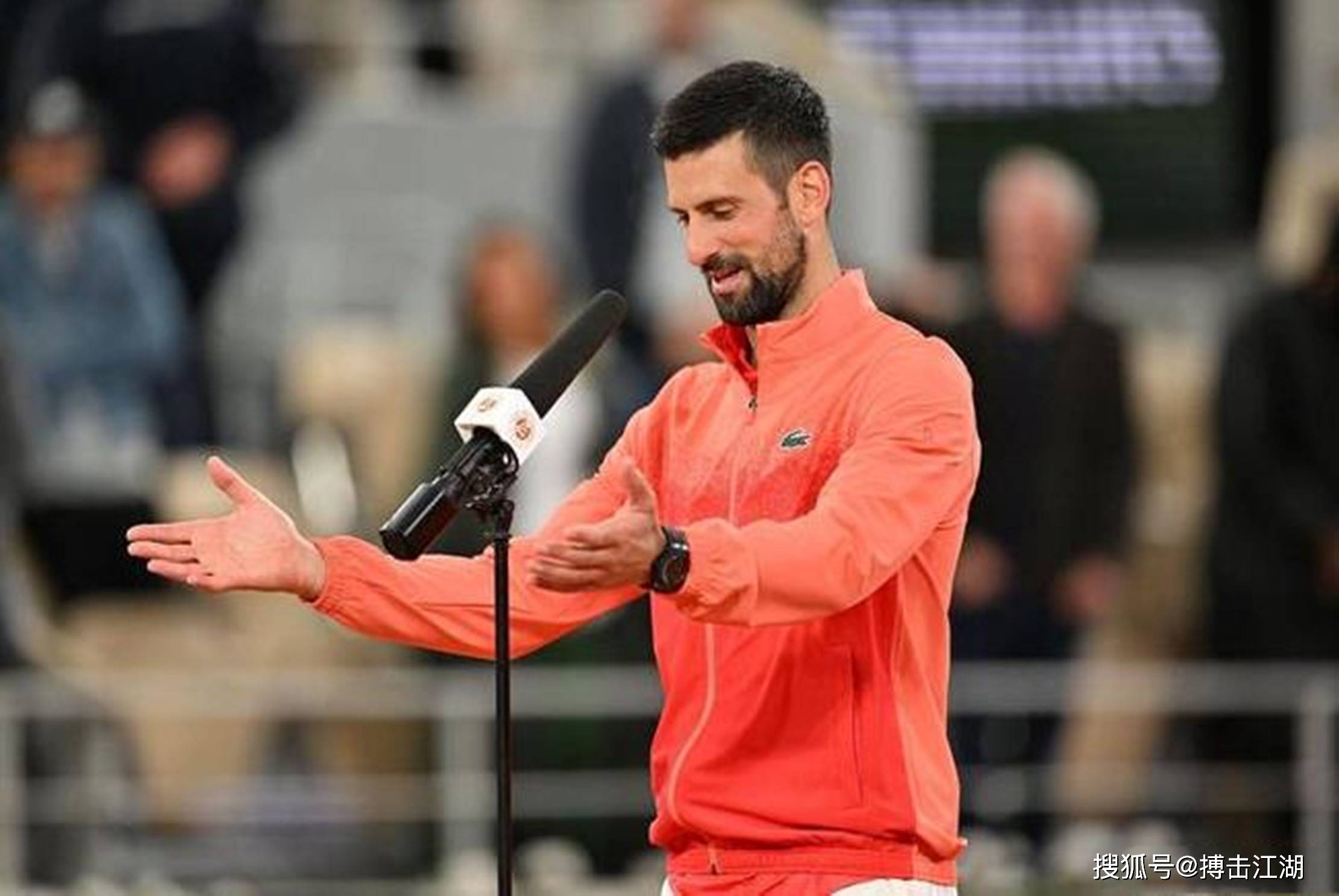 包含日本网球队横扫澳大利亚网球队，费德勒关键制胜的词条