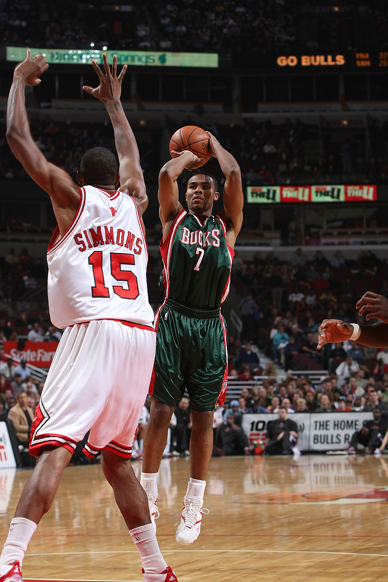 塞尔维亚男篮翻盘雄鹿B队,卡鲁索统治全场的简单介绍 塞尔维亚男篮翻盘雄鹿B队,卡鲁索统治全场的简单介绍