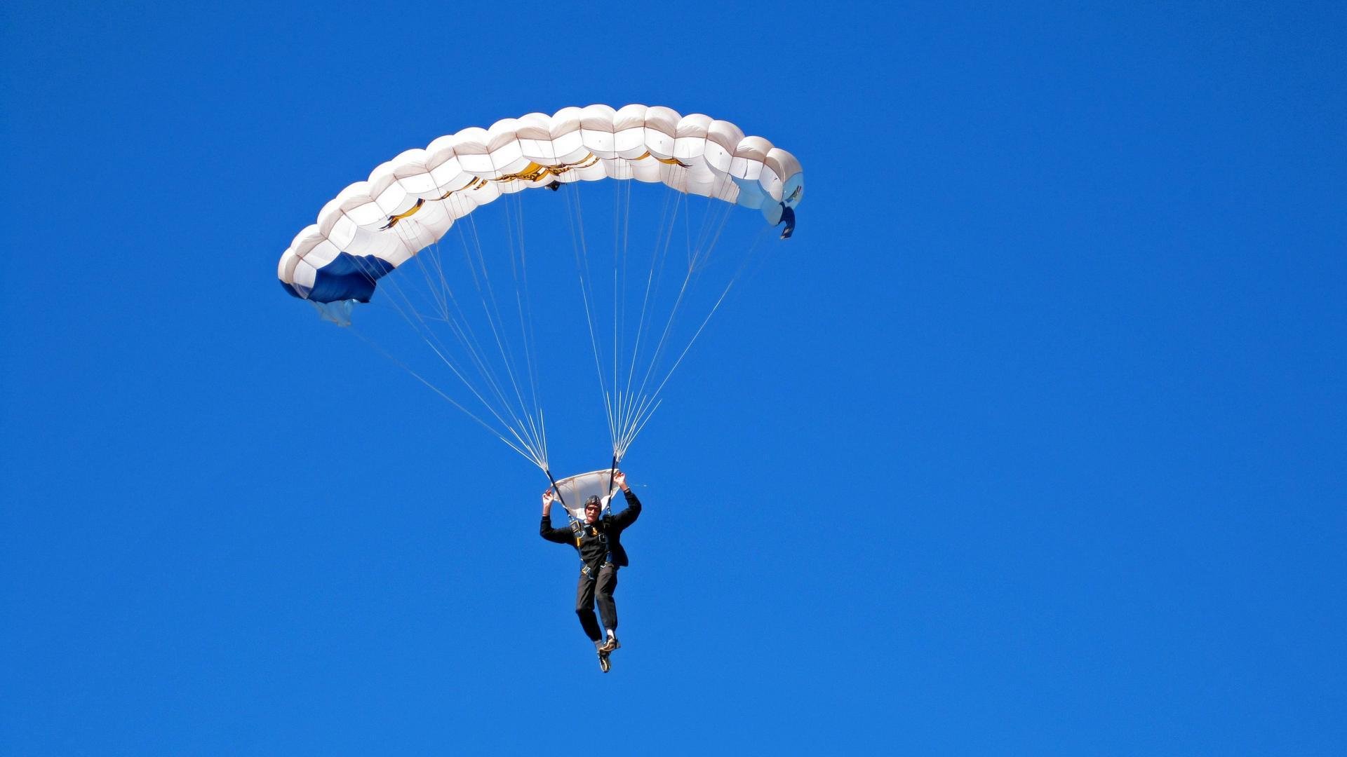 雷霆加时鏖战擒雄鹿，拉梅洛·鲍尔化身关键先生