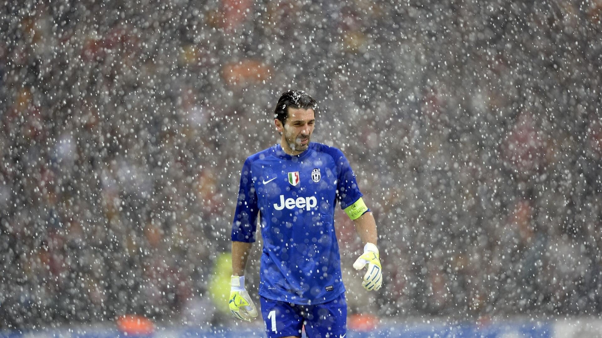 黄蜂对阵广东队，利拉德压制级发挥，一场跨越时空的篮球想象