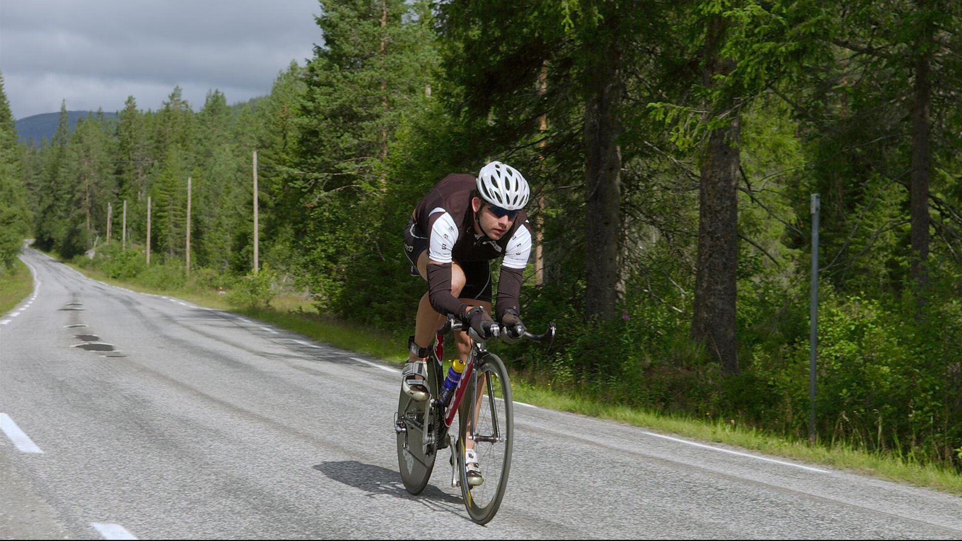 卡塞米罗状态火热导演逆转好戏，巴黎主场翻盘丹麦劲旅